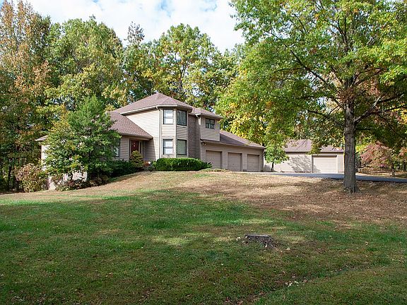 4th image of 1005 Spring Creek Dr