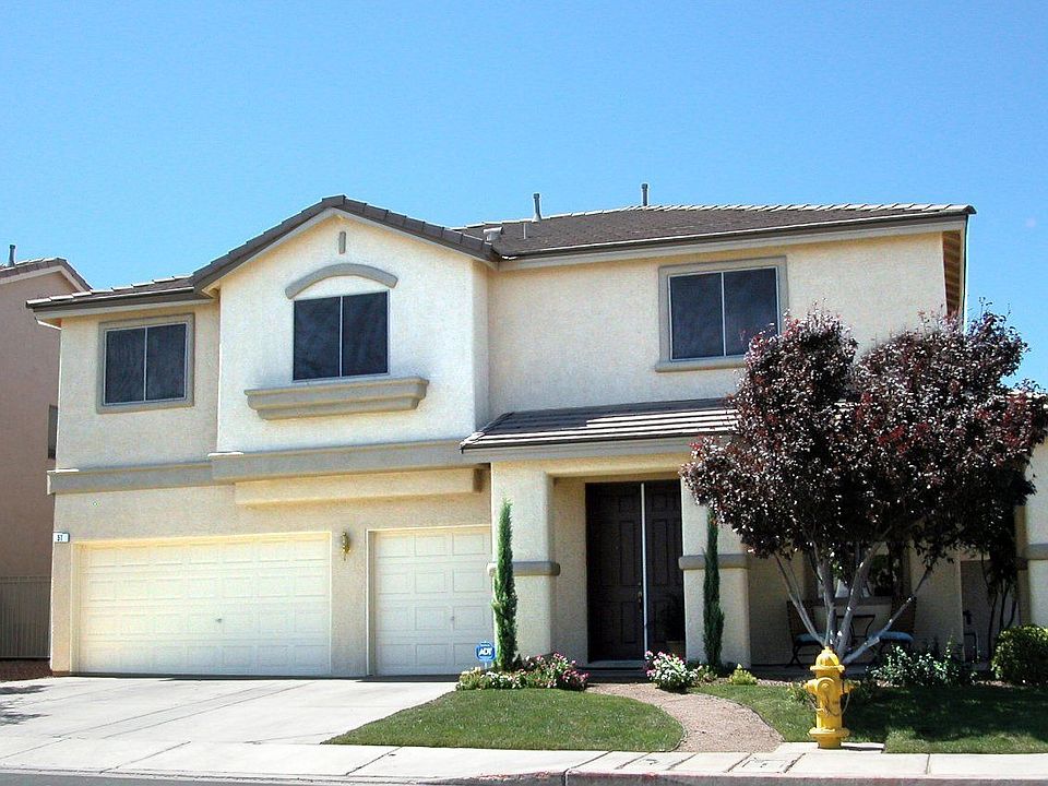 Beautiful Curb Appeal!