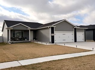 3702 V Ave, Kearney, NE 68847