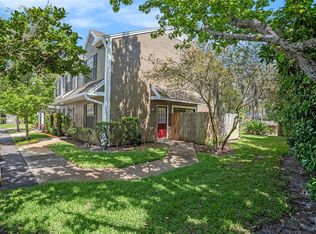 16501 Lake Brigadoon Cir, Tampa, FL 33618