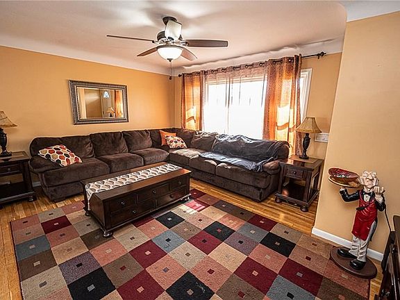 2nd image of 1686 Mayfair Blvd