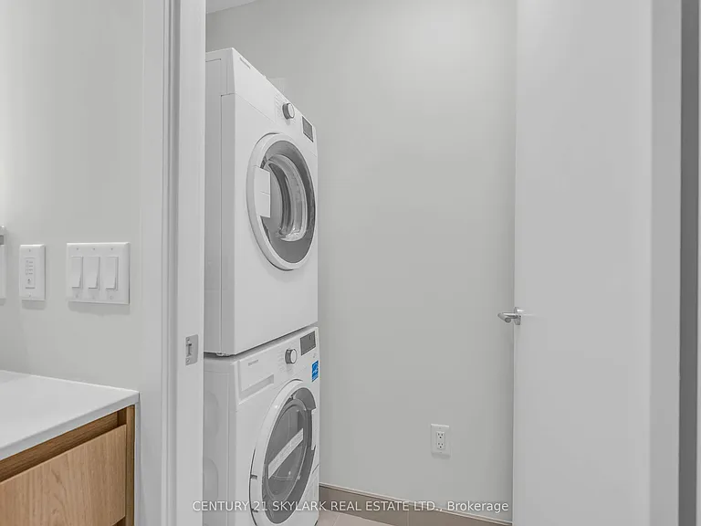 322 Dupont St #206 — Photo 20