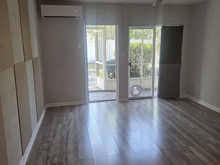 5380 4th St N #203 — Photo 3