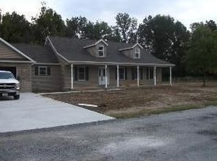 1813 Sherry Ln, Carterville, IL 62918