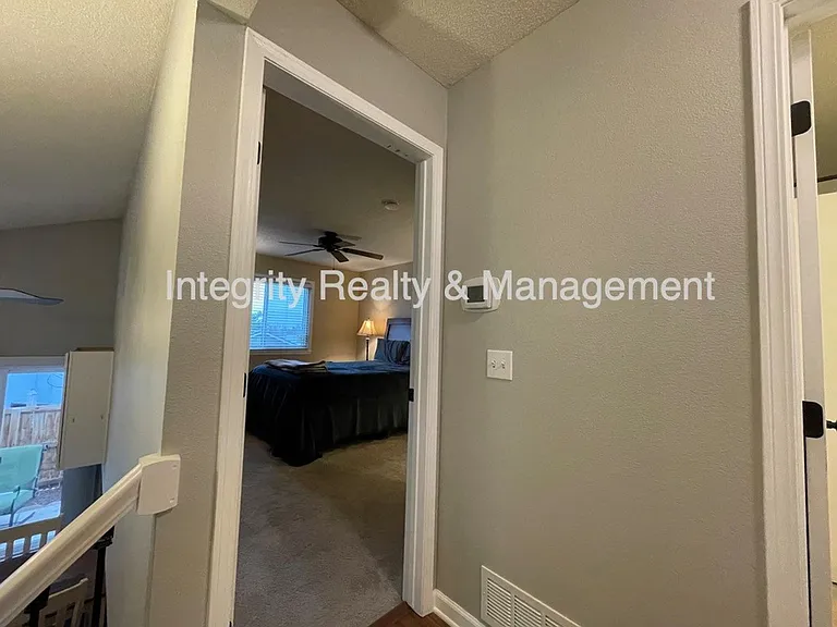 475 Chiswick Cir — Photo 28