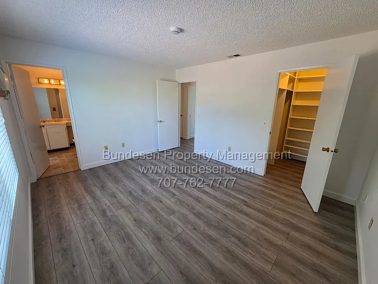 5266 Evonne Ave — Photo 13