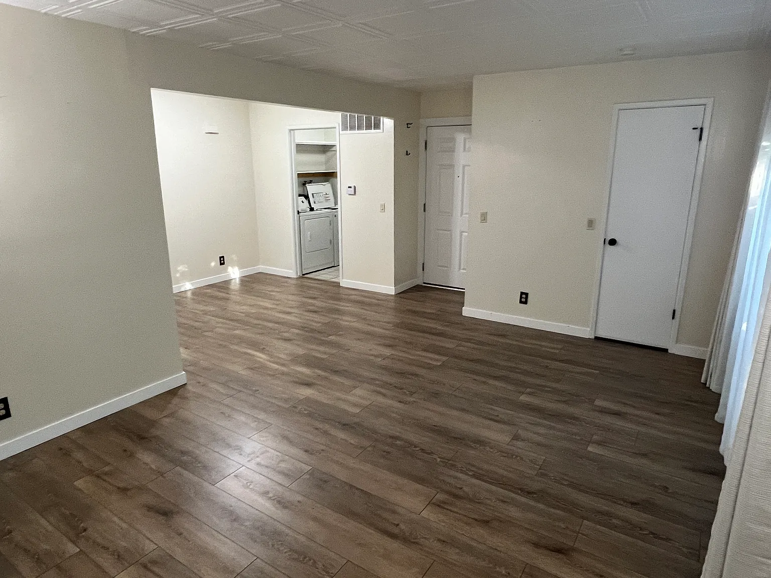 3 bed, 1042 sqft, $2,200 — Photo 4