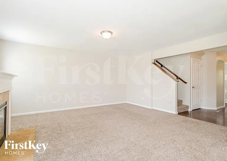 900 Tower Pl — Photo 4