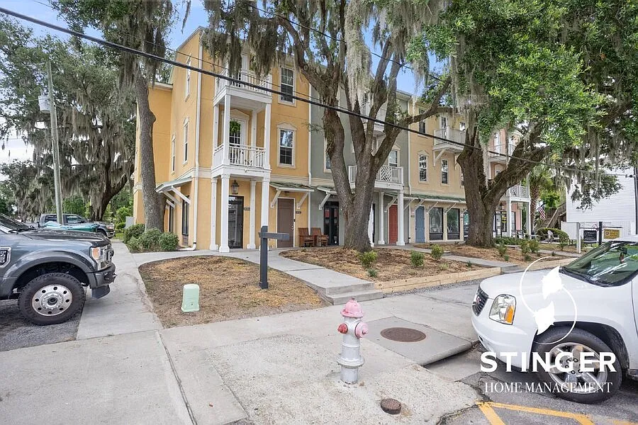 3 Bedroom / 2.5 Bath Townhome For Rent In Port Royal — Photo 2