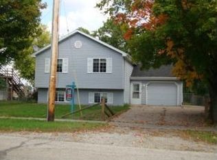 111 S 3rd St, Winneconne, WI 54986