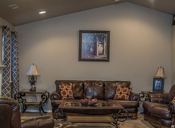 4th image of 434 S Trillium Way