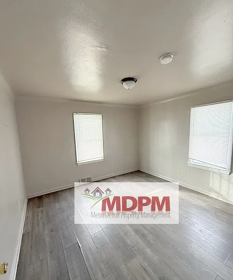 12809 Kilbourne St — Photo 6