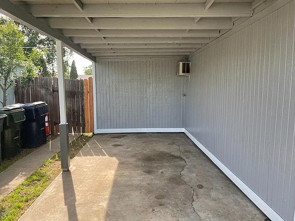 2nd image of 3929 Alder St