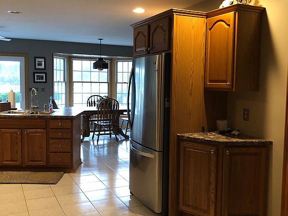 3rd image of 8004 Meadowbrooke Trl