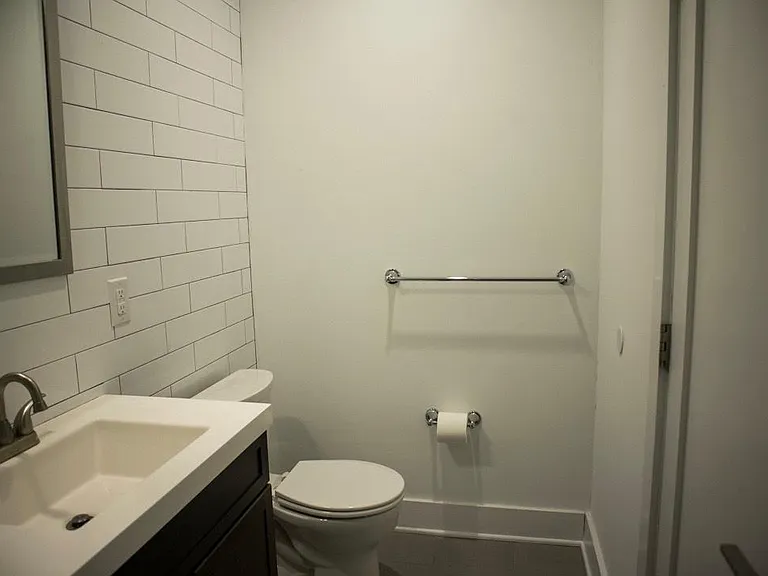 1327 N Franklin St #4 — Photo 16
