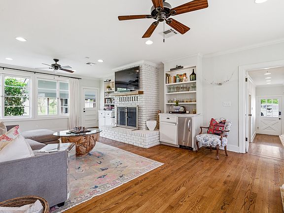 5th image of 113 Country Club Rd