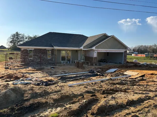 105 Lakeview Dr, Guntown, MS 38849