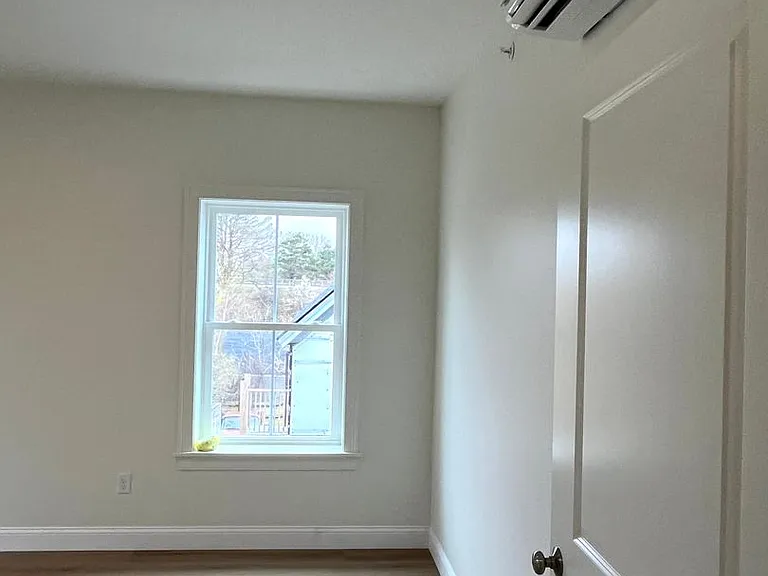 386 Saint John St — Photo 52