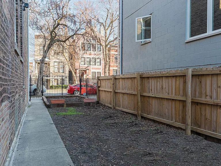 1118 N Mozart St #2 — Photo 30