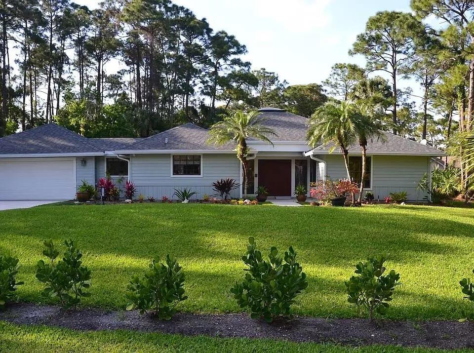 1251 SW Carl Metz Ln