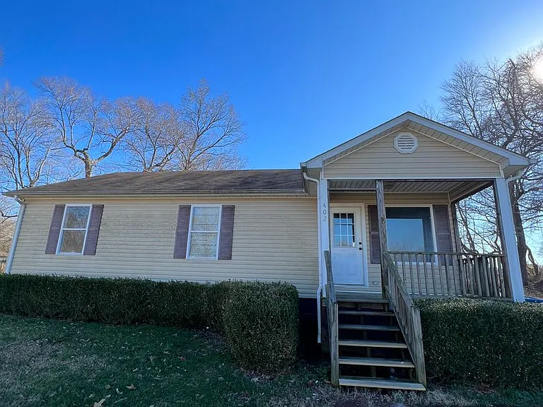 402 Panola Dr — Photo 2