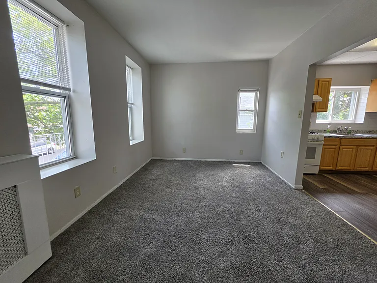 1366 E 58th St #3 — Photo 18