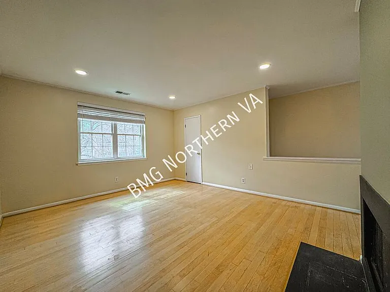 2831D S Wakefield St #D — Photo 3