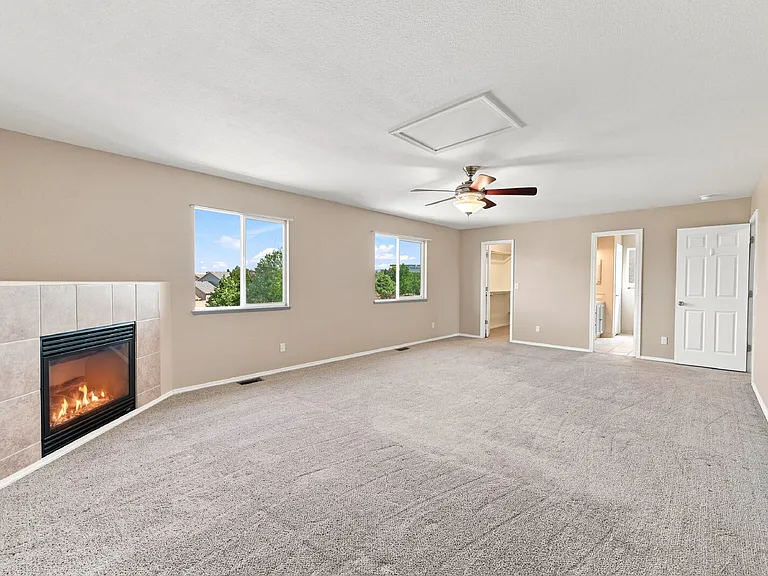 5644 Mountain Garland Dr — Photo 16