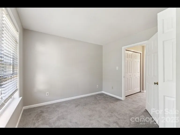 7811 Lennoxshire Ln — Photo 14