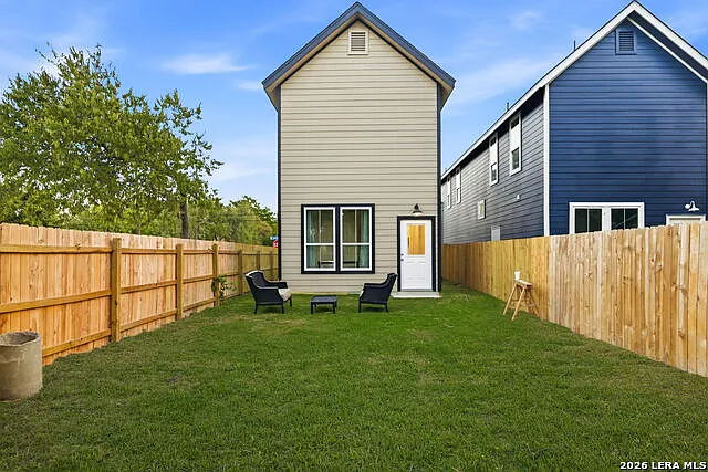 1801 W Southcross Blvd — Photo 25
