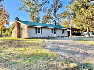 303 W Lake Devernia Rd, Longview, TX 75604