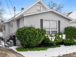 9 Chester St, Schenectady, NY 12304