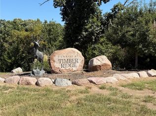 21350 Deer Ridge Dr, Spring Hill, KS 66083