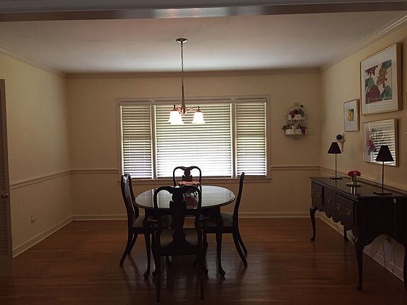 5th image of 1409 Lakewood Dr