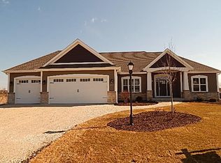 1623 Fox River Run, Mukwonago, WI 53149