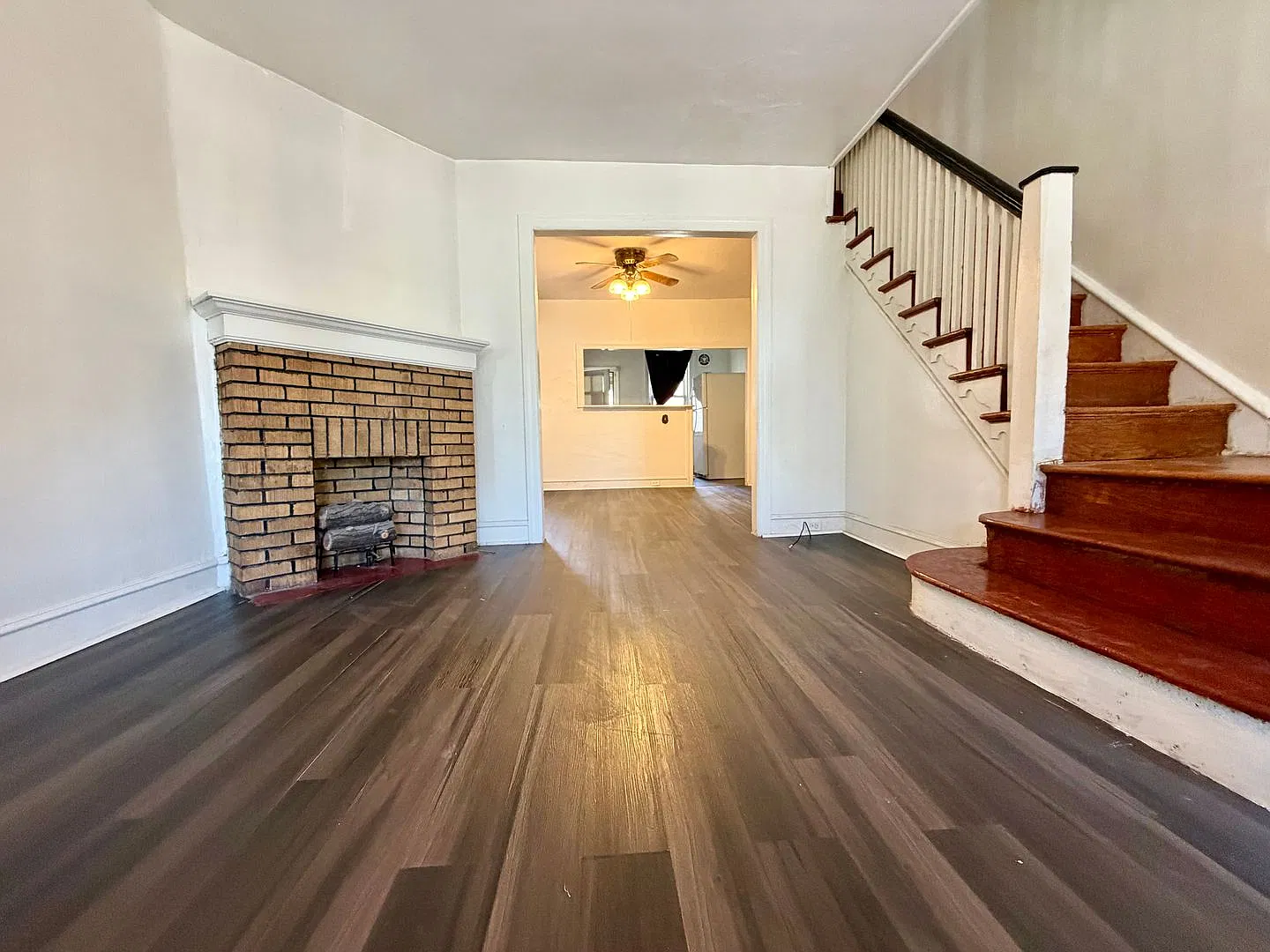 Charming 3-Bedroom Home in Kingsessing. Available NOW! — Photo 2