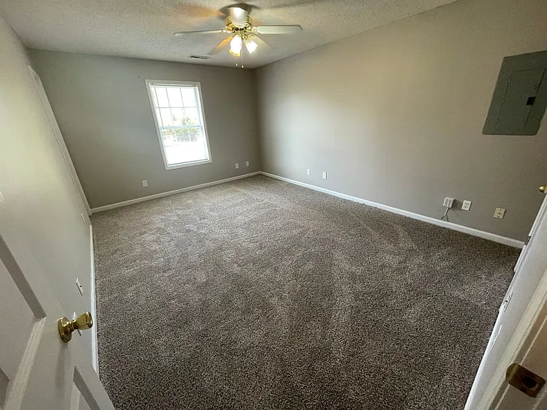 1031 McClardy Rd — Photo 6