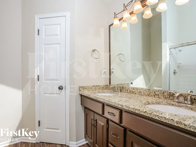 1601 NW 79th Ter — Photo 11