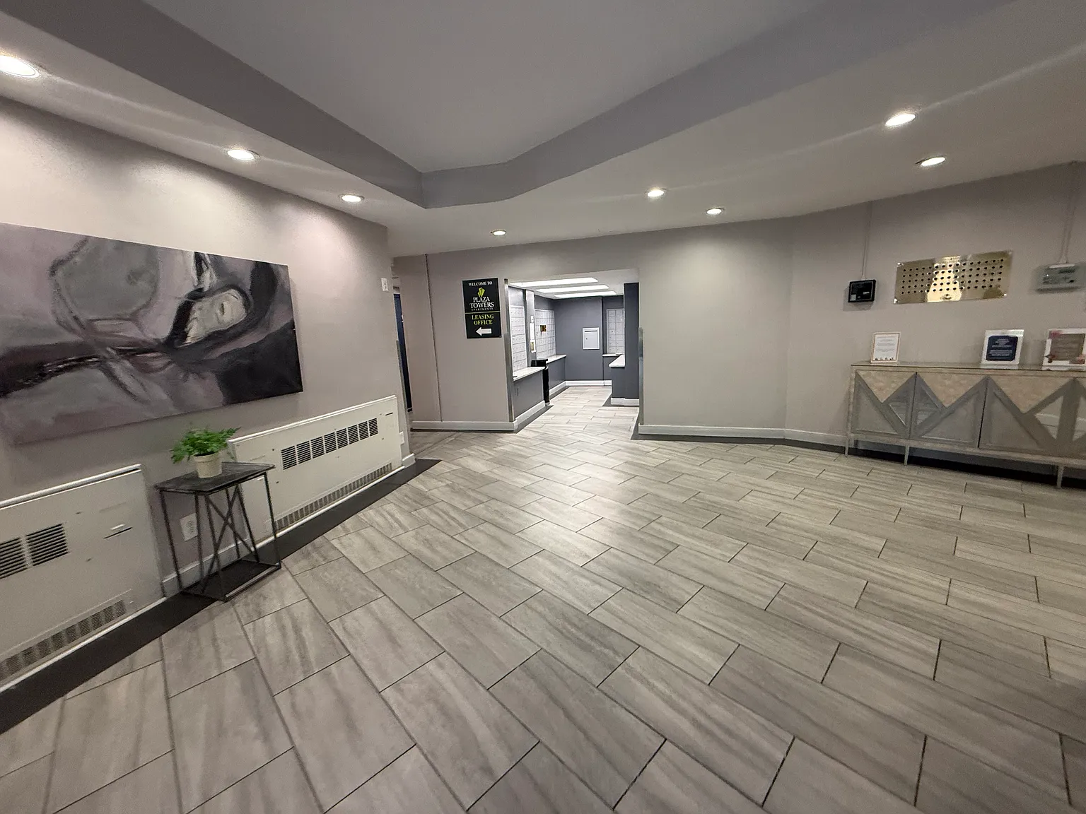 6702 Belcrest Rd — Photo 2