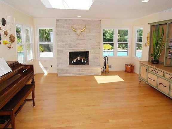 FAMILY ROOM W/WBFP (VIEW #1)