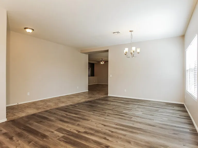 3134 W Cavedale Dr — Photo 3