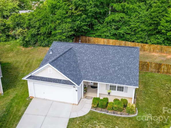 6808 Squirrels Foot Ct, Charlotte, NC 28217