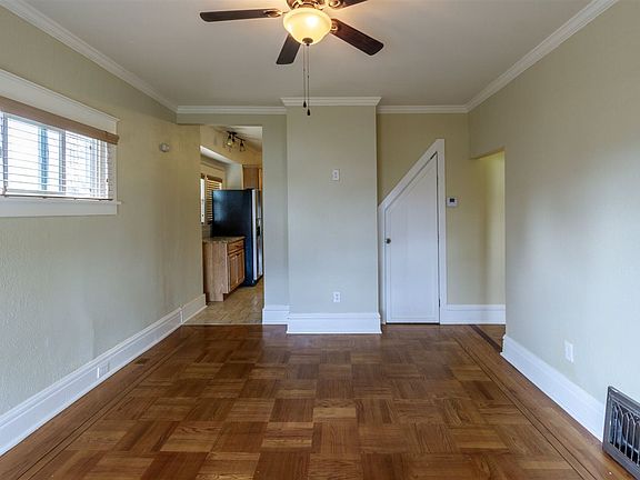 5th image of 4703 N Whitehouse St
