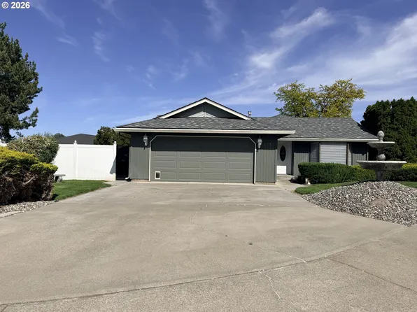 415 E Carter Dr, Hermiston, OR 97838