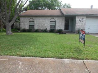 228 Long Canyon Dr, Mesquite, TX 75150