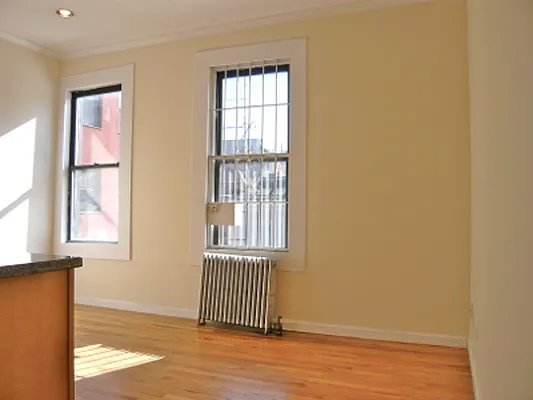 Rented by Veracity NYC LLC | media 29