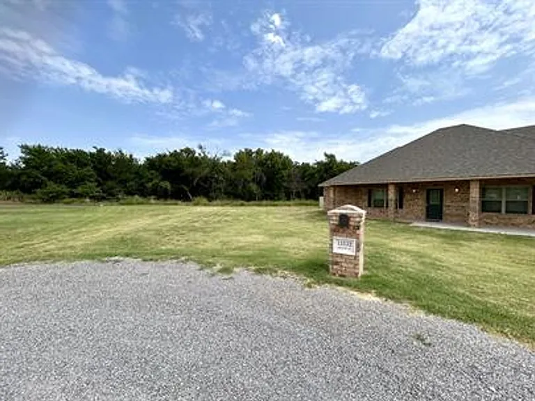 13132 NE Jaguar Ln — Photo 3