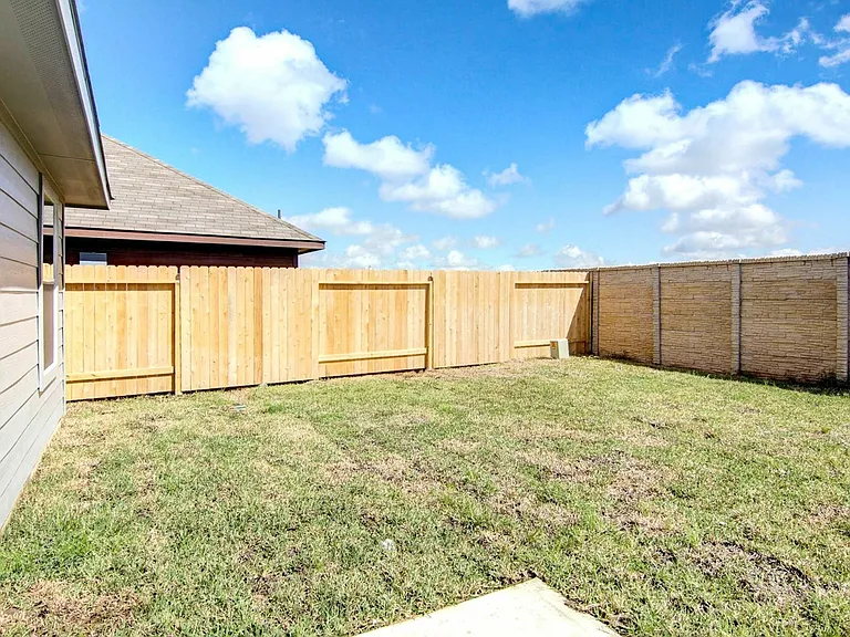 Latta Plantation Dr — Photo 15