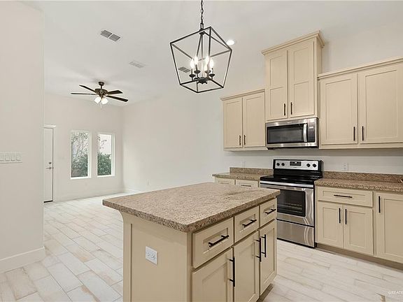 4th image of 2914 Allen Dr