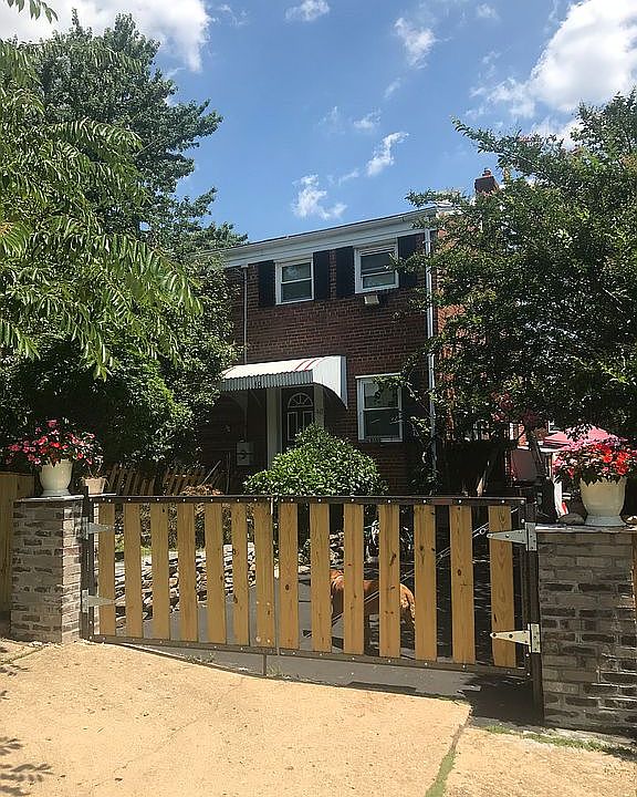 1st image of 40 Underwood Pl